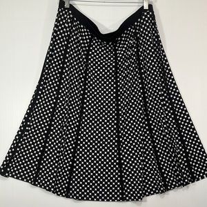 Roz & Ali Size 2X Black & White Print Flowy Skirt 36" Elastic Waist